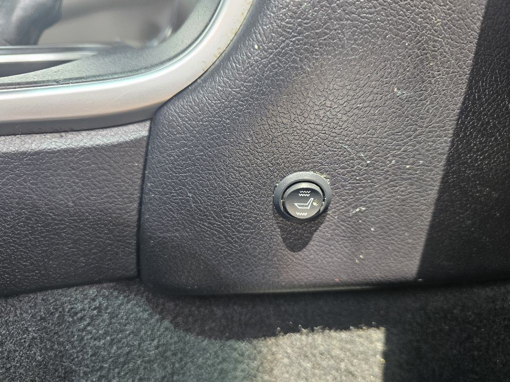 2017 Toyota Camry Image 31