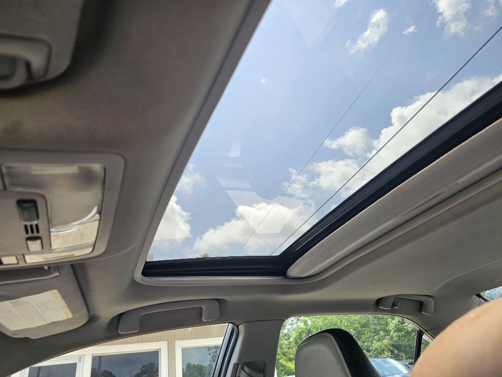 2017 Toyota Camry Image 36