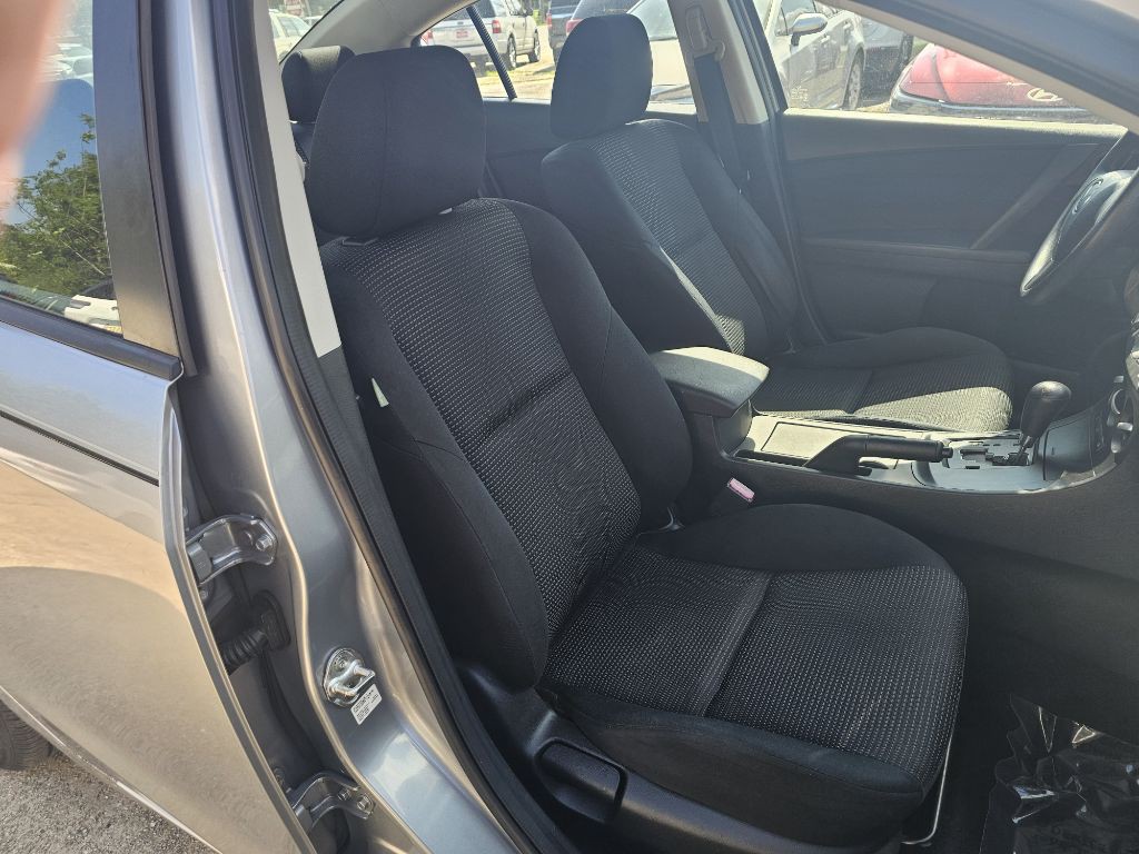 2012 Mazda Mazda3 Image 10