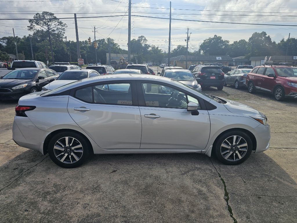 2020 Nissan Versa Image 5