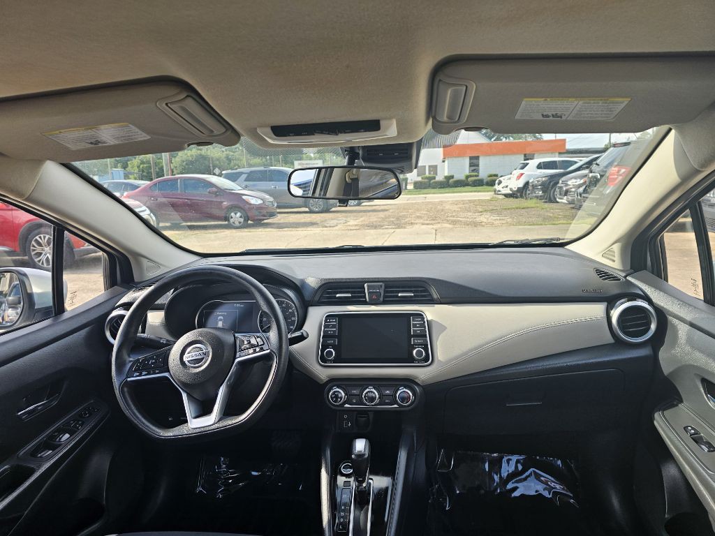 2020 Nissan Versa Image 11