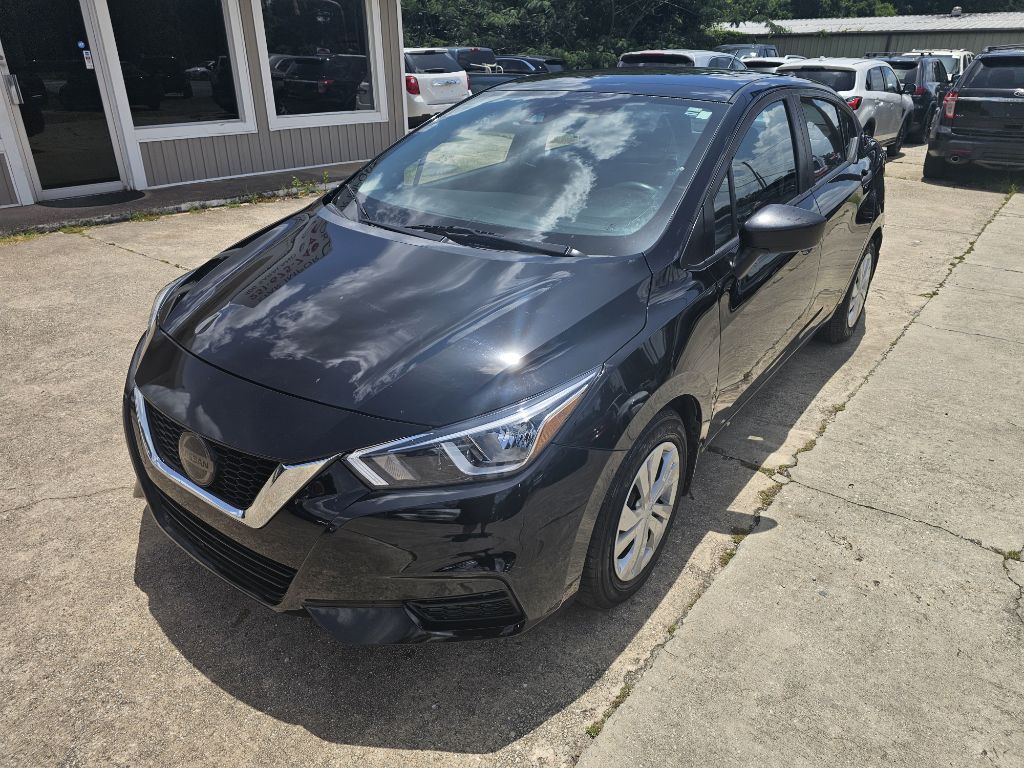 2021 Nissan Versa Image 2