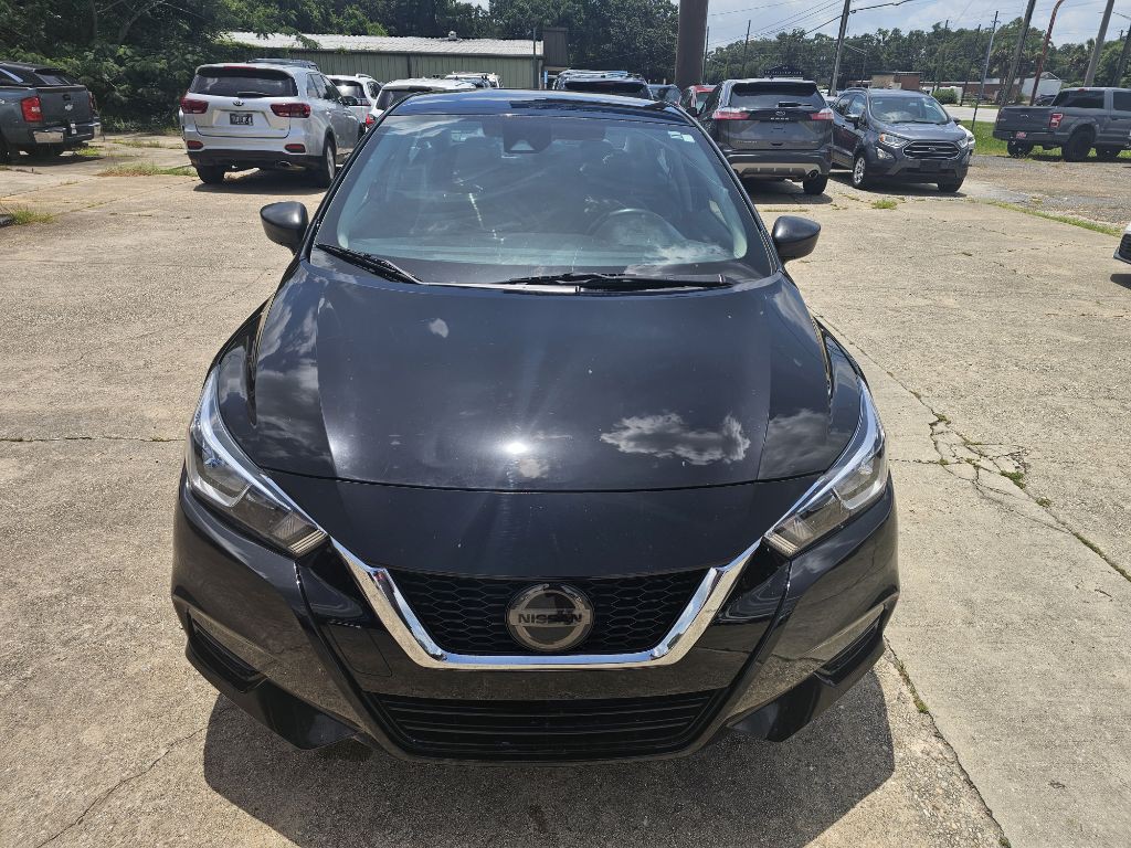 2021 Nissan Versa Image 3