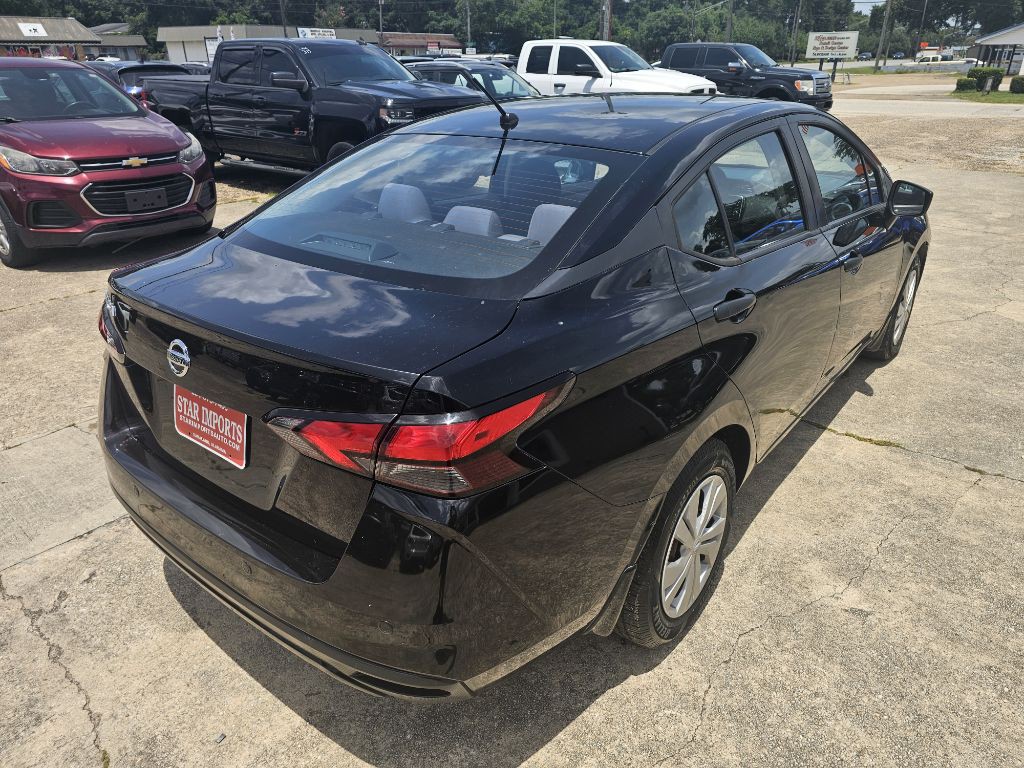2021 Nissan Versa Image 6