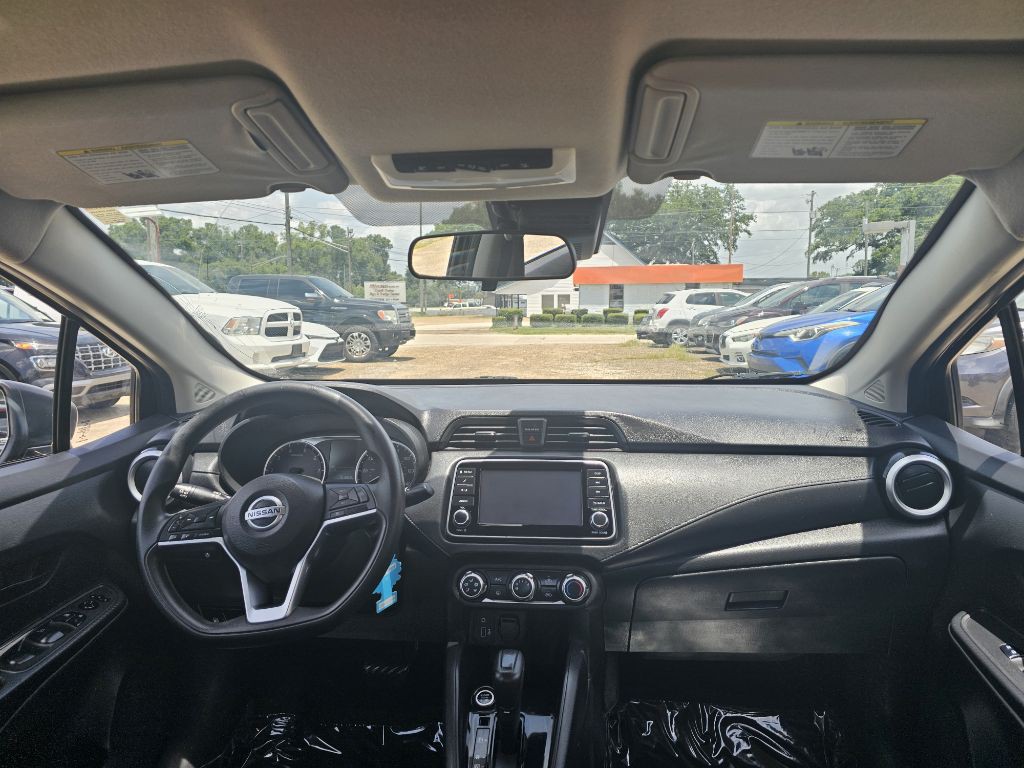 2021 Nissan Versa Image 14