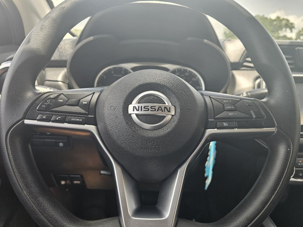 2021 Nissan Versa Image 15