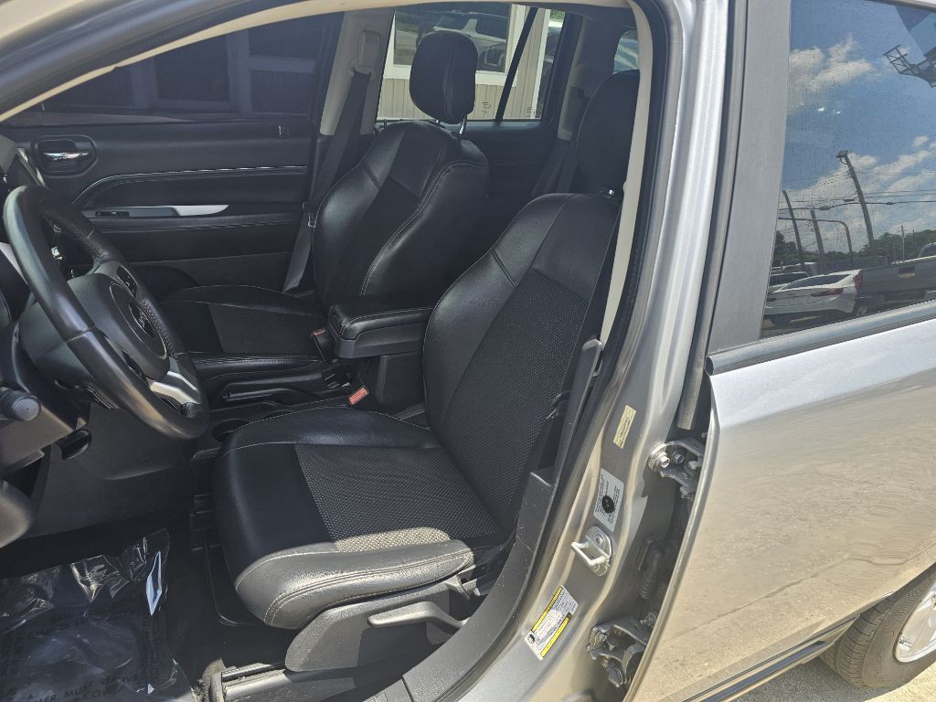 2016 Jeep Compass Image 10