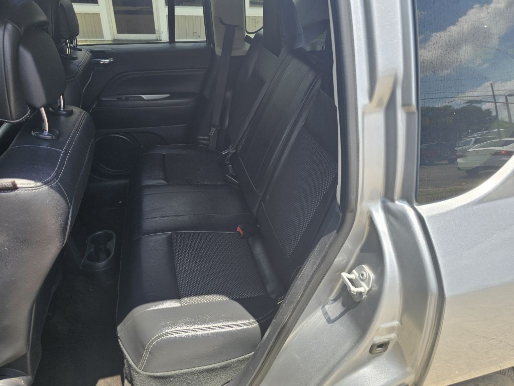 2016 Jeep Compass Image 11