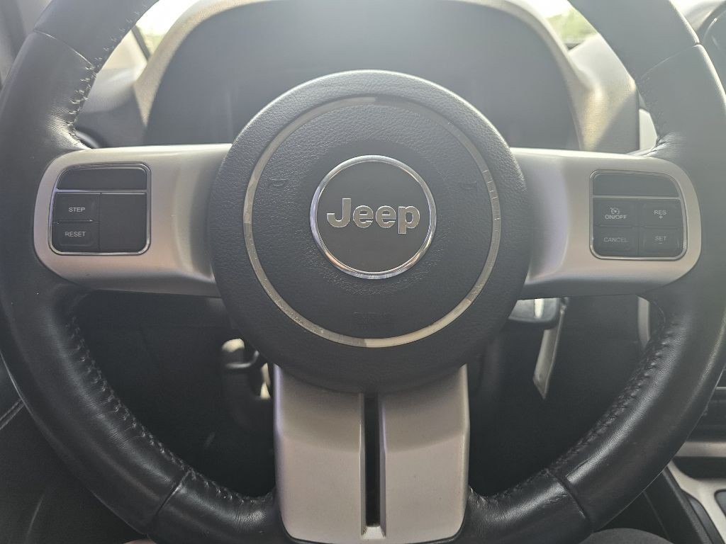 2016 Jeep Compass Image 13