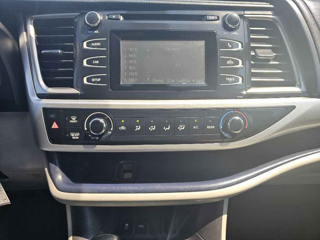 2018 Toyota Highlander Image 20