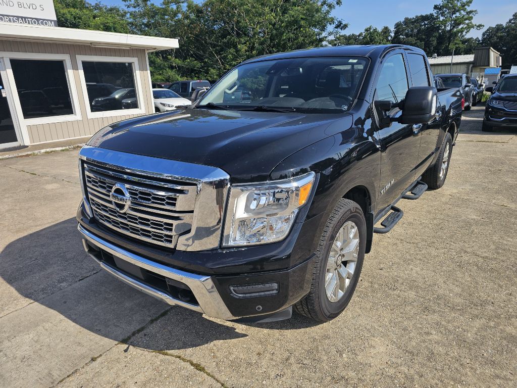 2022 Nissan Titan Image 2