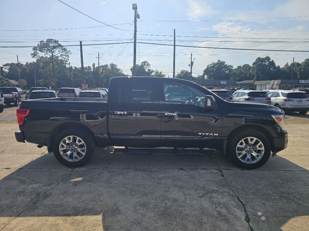 2022 Nissan Titan Image 5
