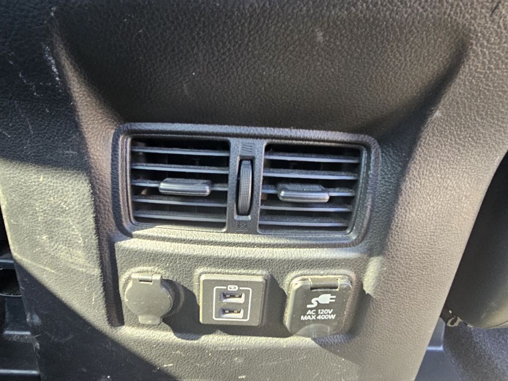 2022 Nissan Titan Image 14