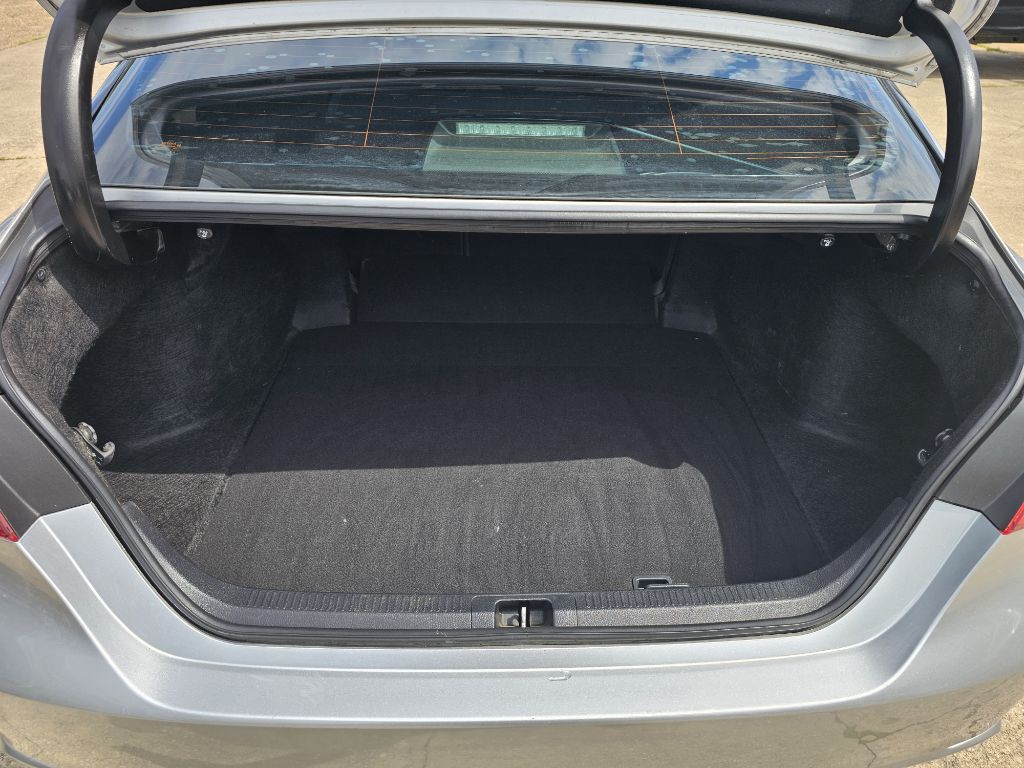 2019 Toyota Camry Image 13