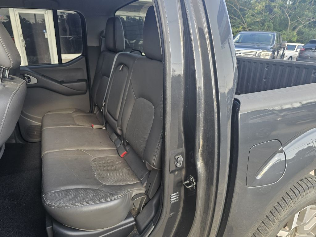 2012 Nissan Frontier Image 10