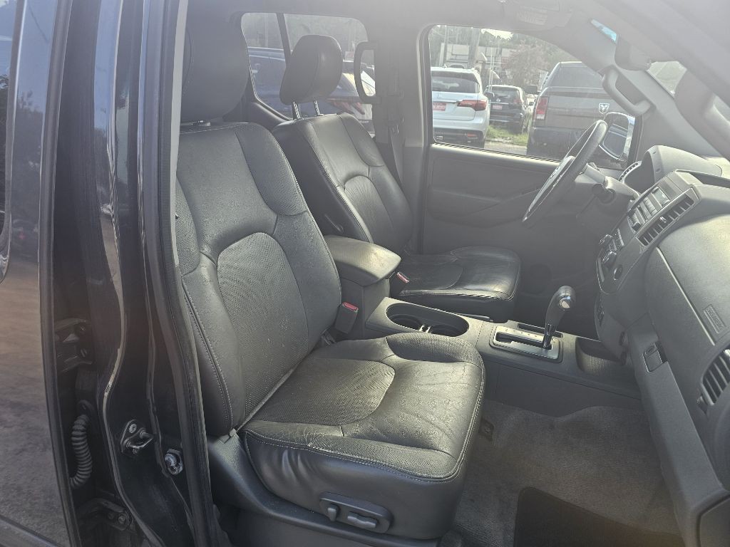 2012 Nissan Frontier Image 11