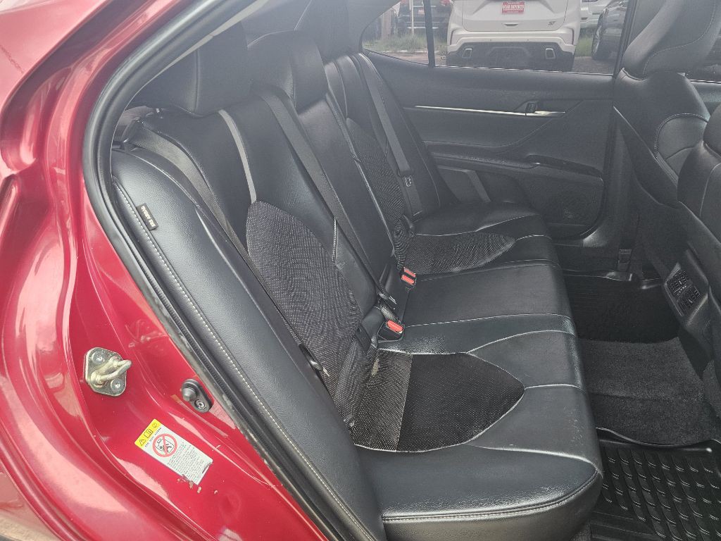 2018 Toyota Camry Image 11