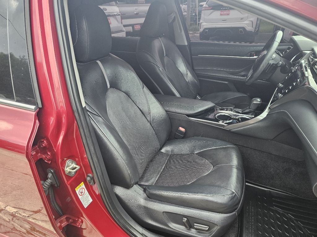 2018 Toyota Camry Image 12
