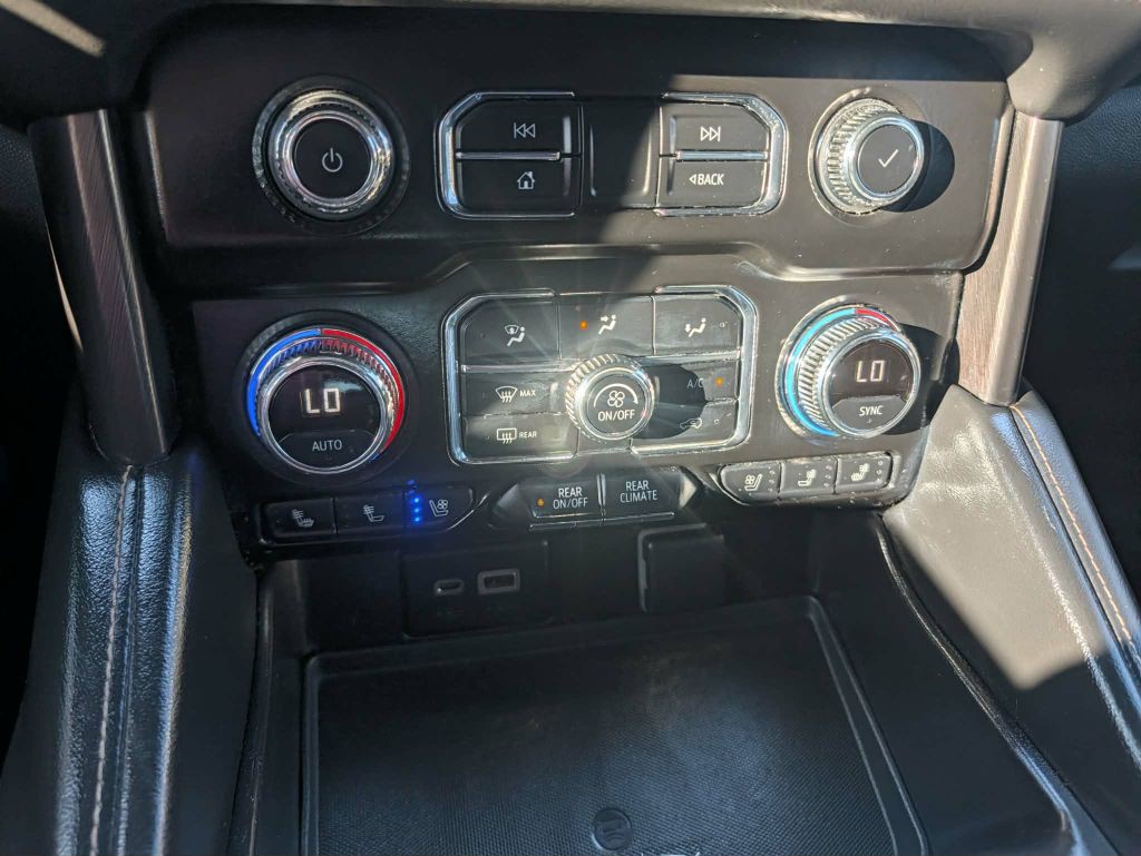 2021 GMC Yukon Image 28