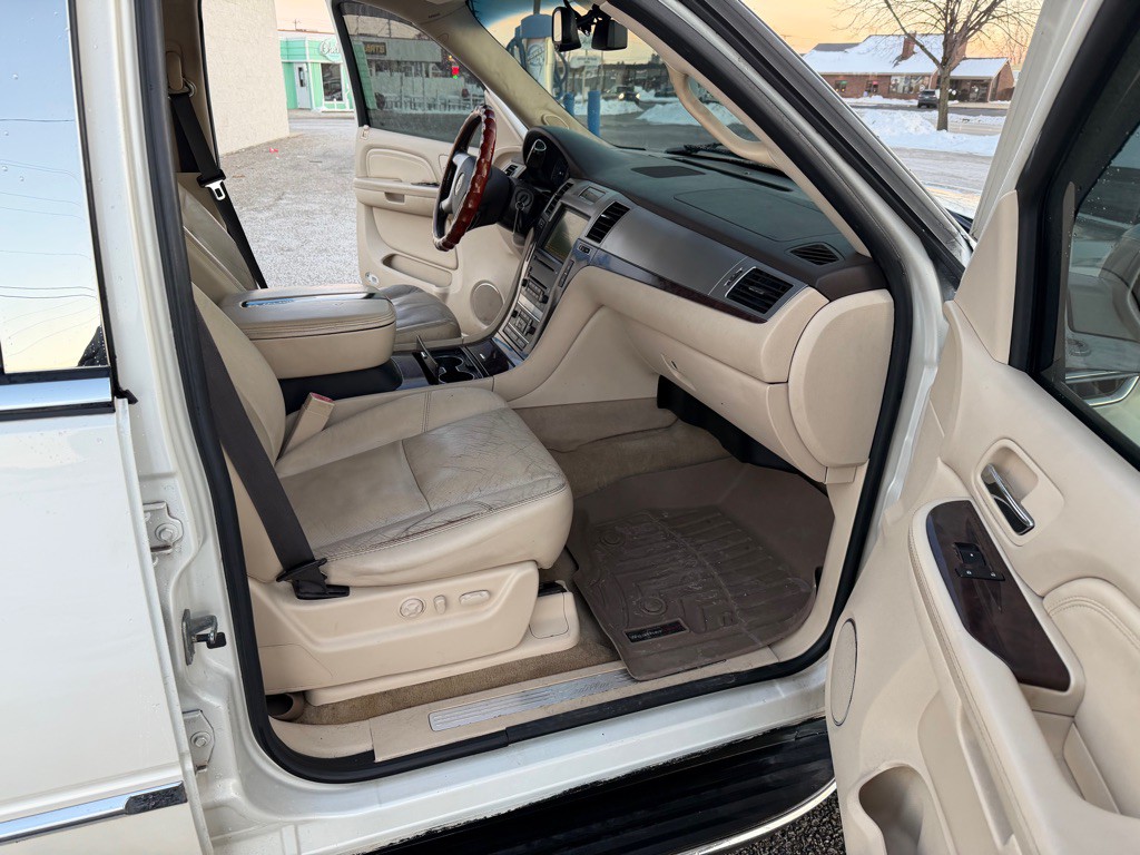 2007 Cadillac Escalade Image 11