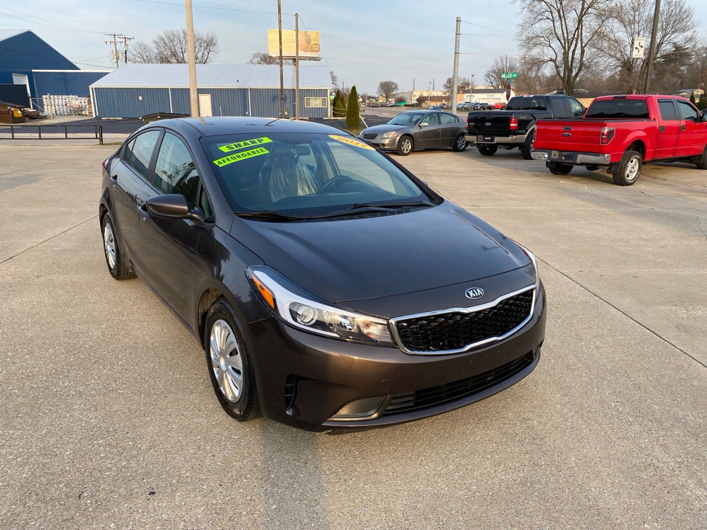 2017 Kia Forte Image 2