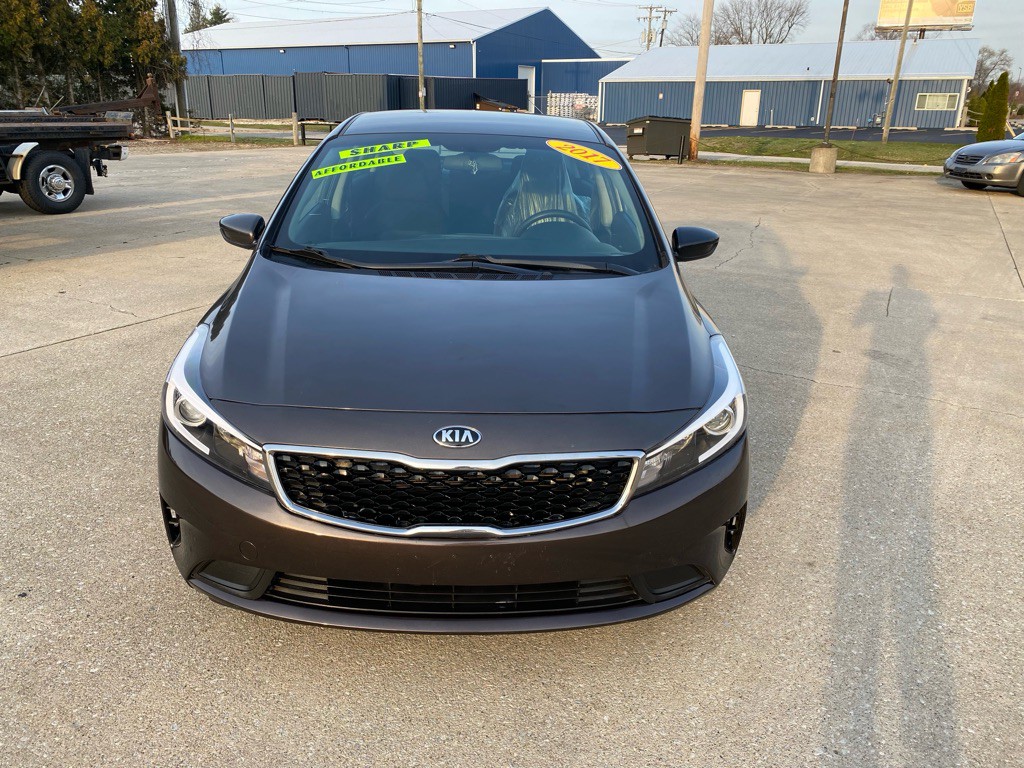 2017 Kia Forte Image 3