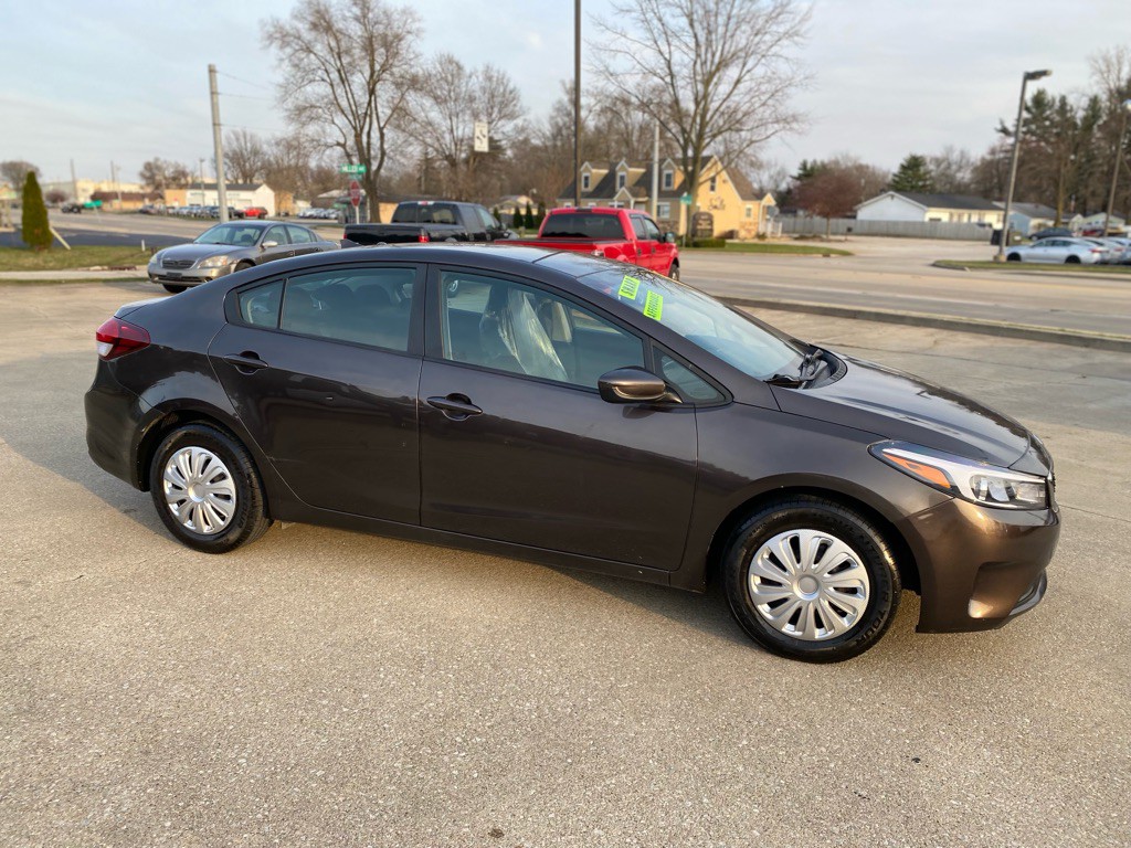 2017 Kia Forte Image 5