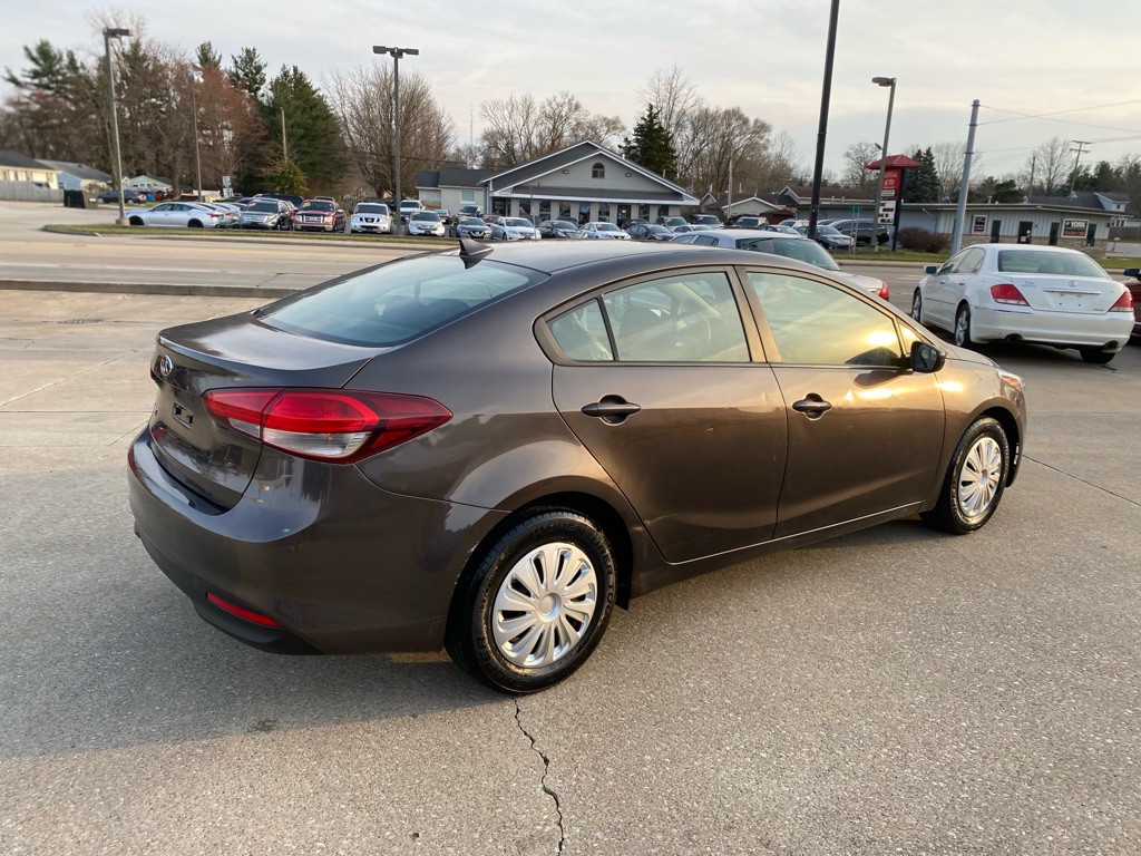 2017 Kia Forte Image 7
