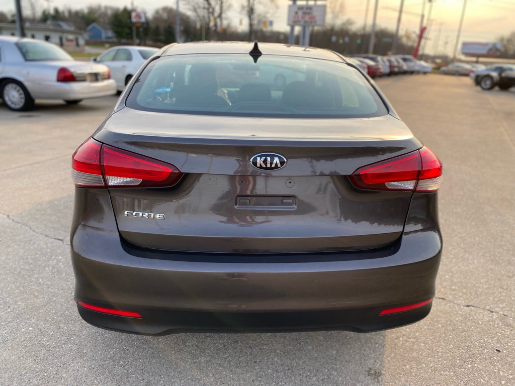 2017 Kia Forte Image 11