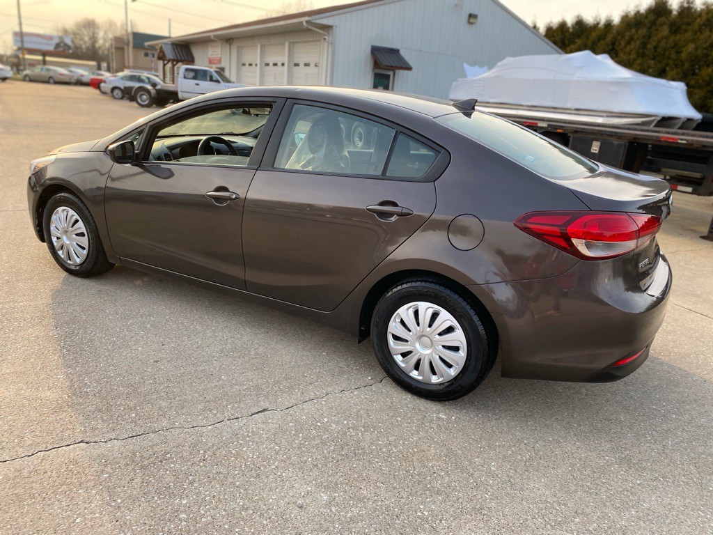 2017 Kia Forte Image 14