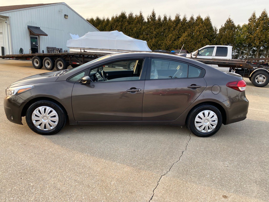 2017 Kia Forte Image 16