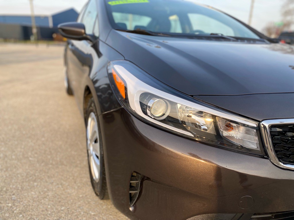 2017 Kia Forte Image 25