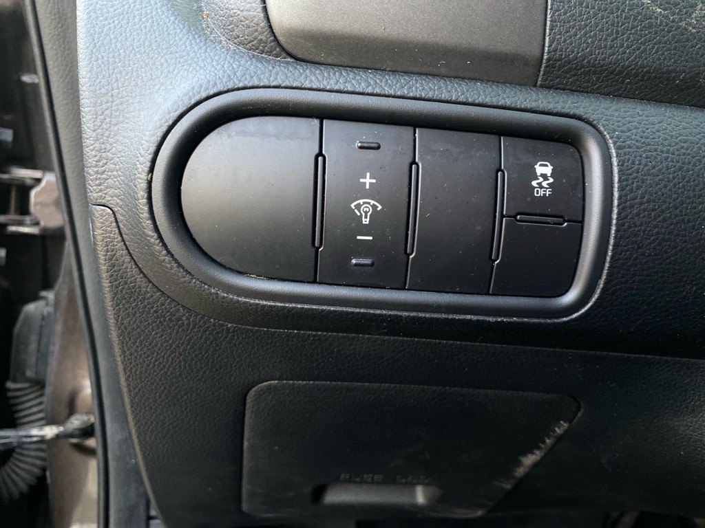 2017 Kia Forte Image 33