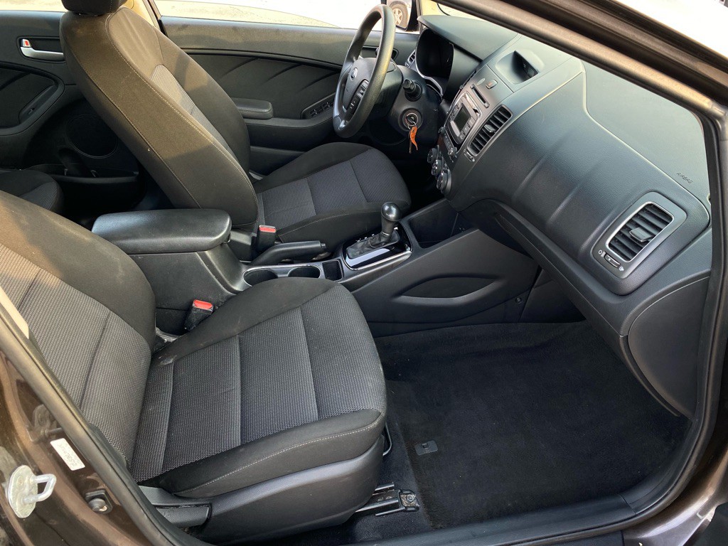 2017 Kia Forte Image 44