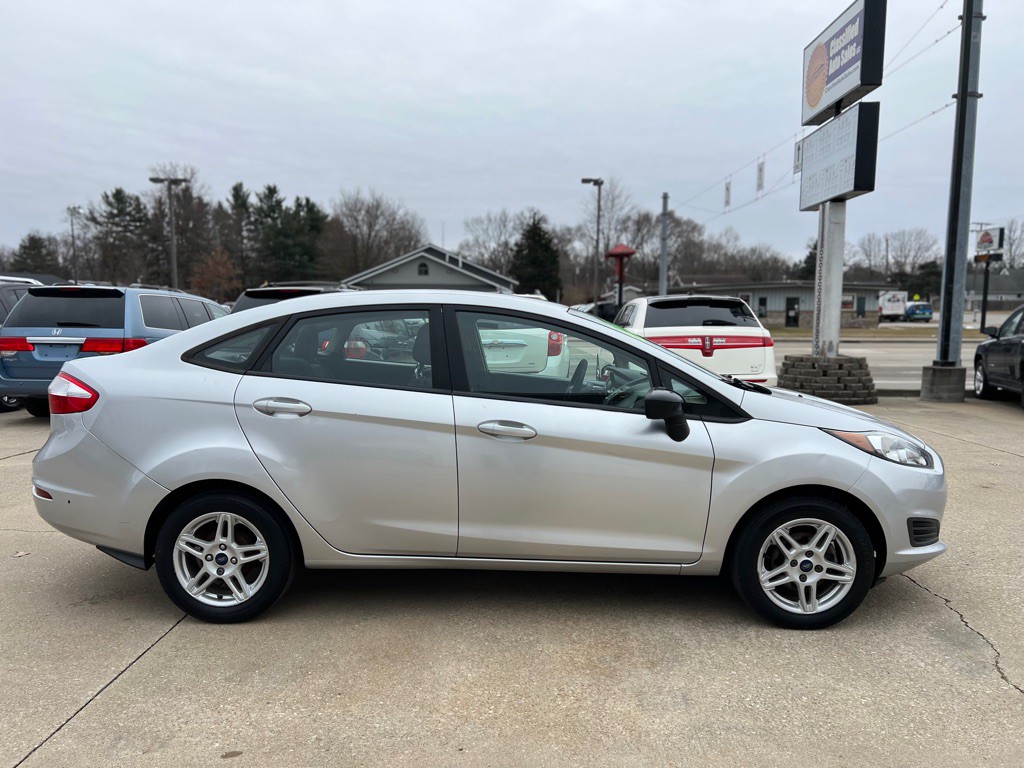 2017 Ford Fiesta Image 6