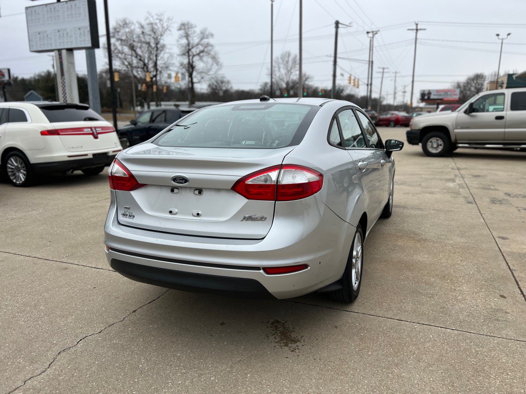 2017 Ford Fiesta Image 8