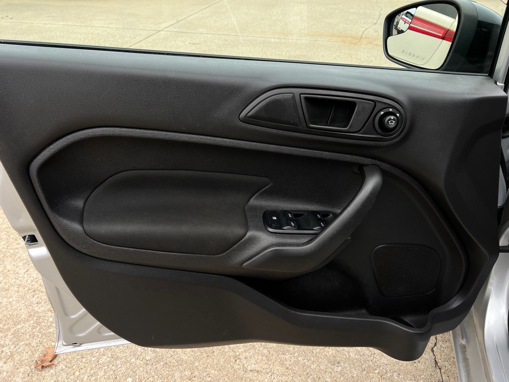 2017 Ford Fiesta Image 18