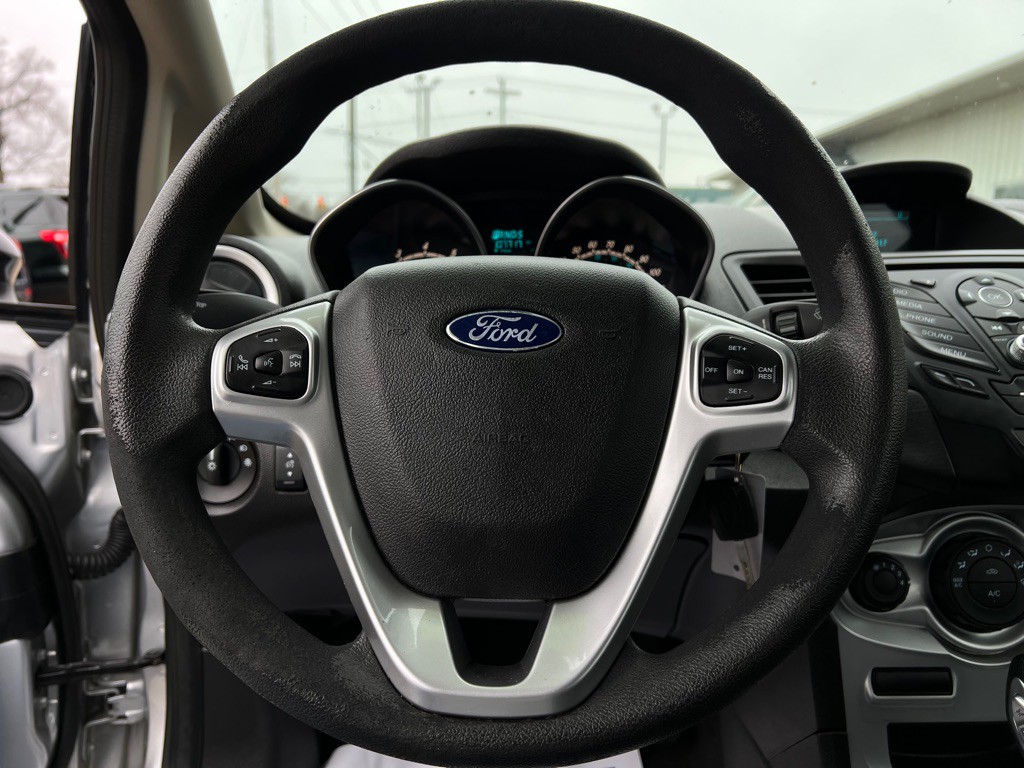 2017 Ford Fiesta Image 21