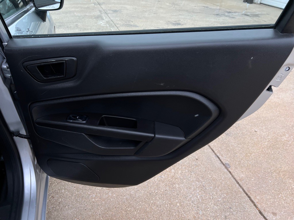 2017 Ford Fiesta Image 29