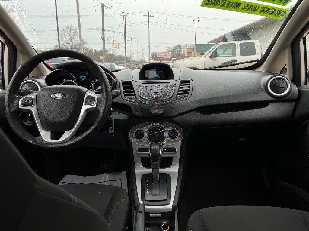 2017 Ford Fiesta Image 32