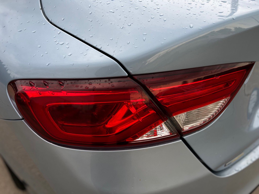 2015 Chrysler 200 Image 13