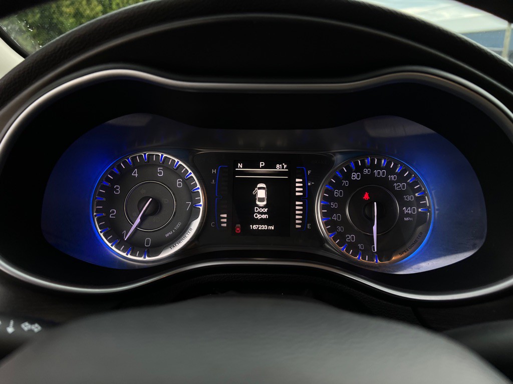 2015 Chrysler 200 Image 22