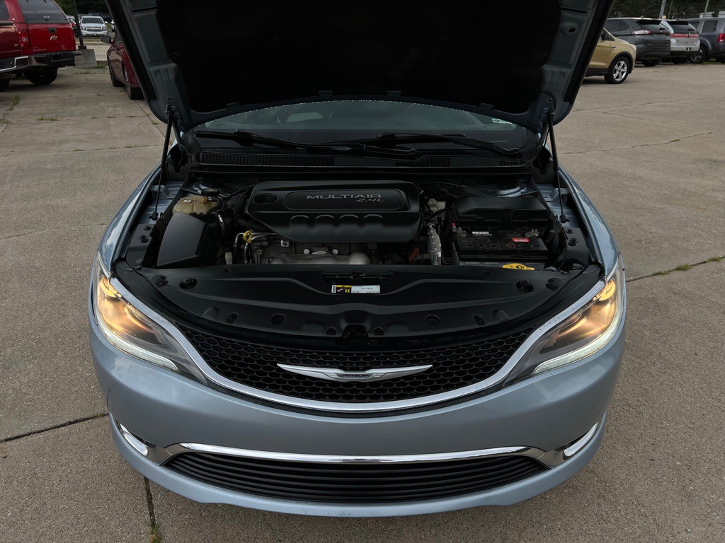 2015 Chrysler 200 Image 37