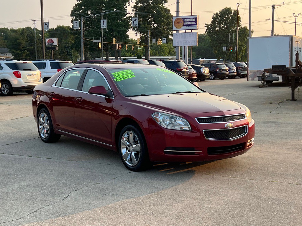 2011 Chevrolet Malibu Image 1