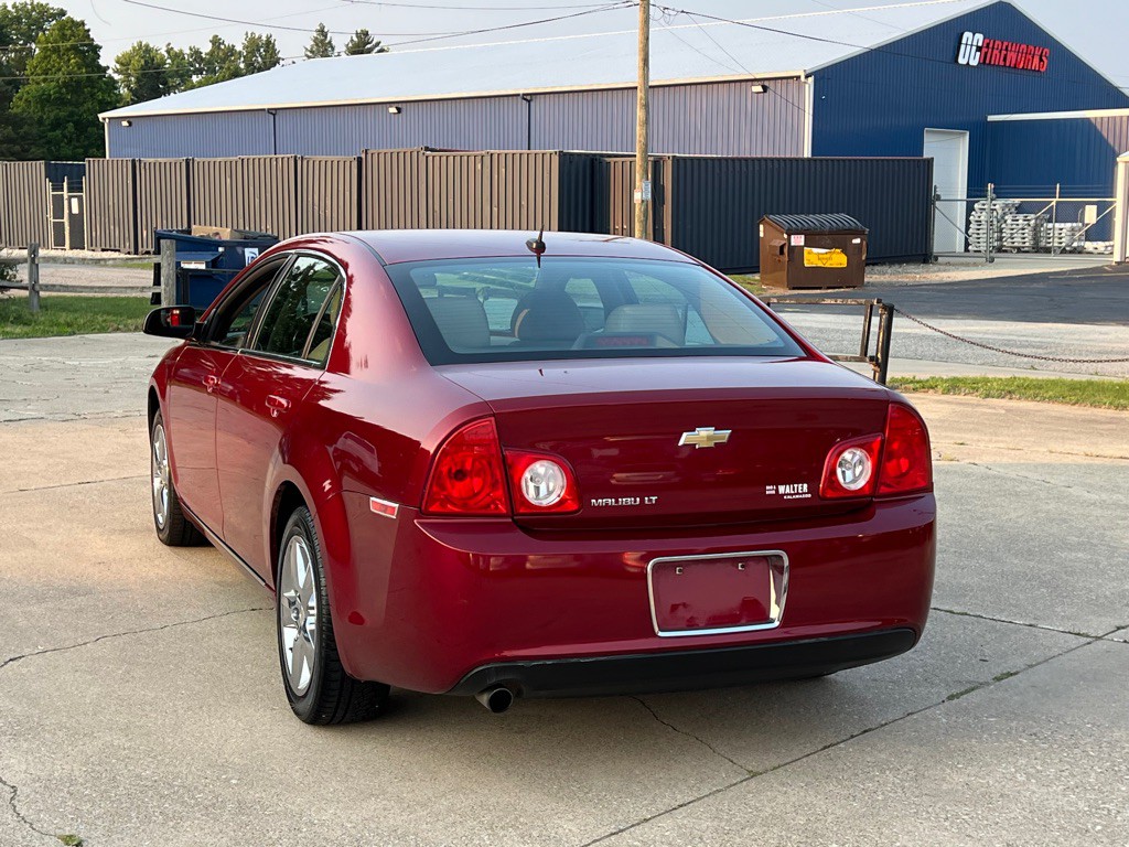 2011 Chevrolet Malibu Image 8