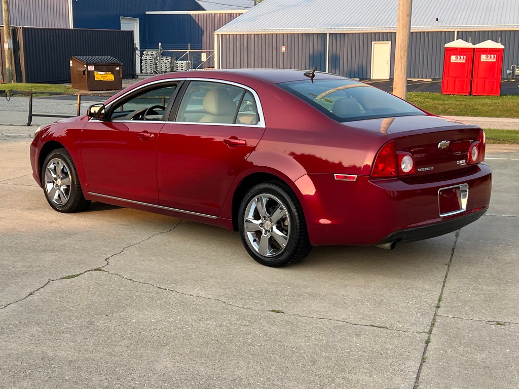 2011 Chevrolet Malibu Image 9