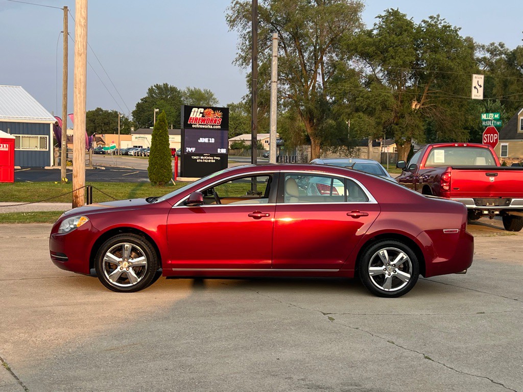 2011 Chevrolet Malibu Image 10