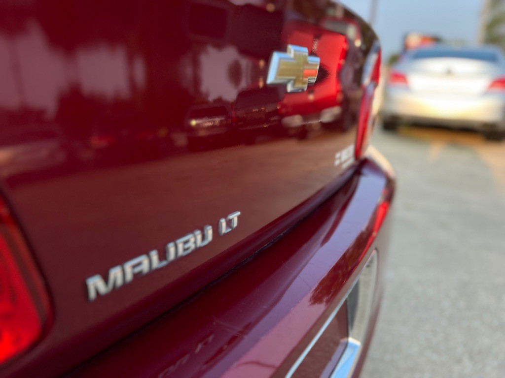 2011 Chevrolet Malibu Image 16