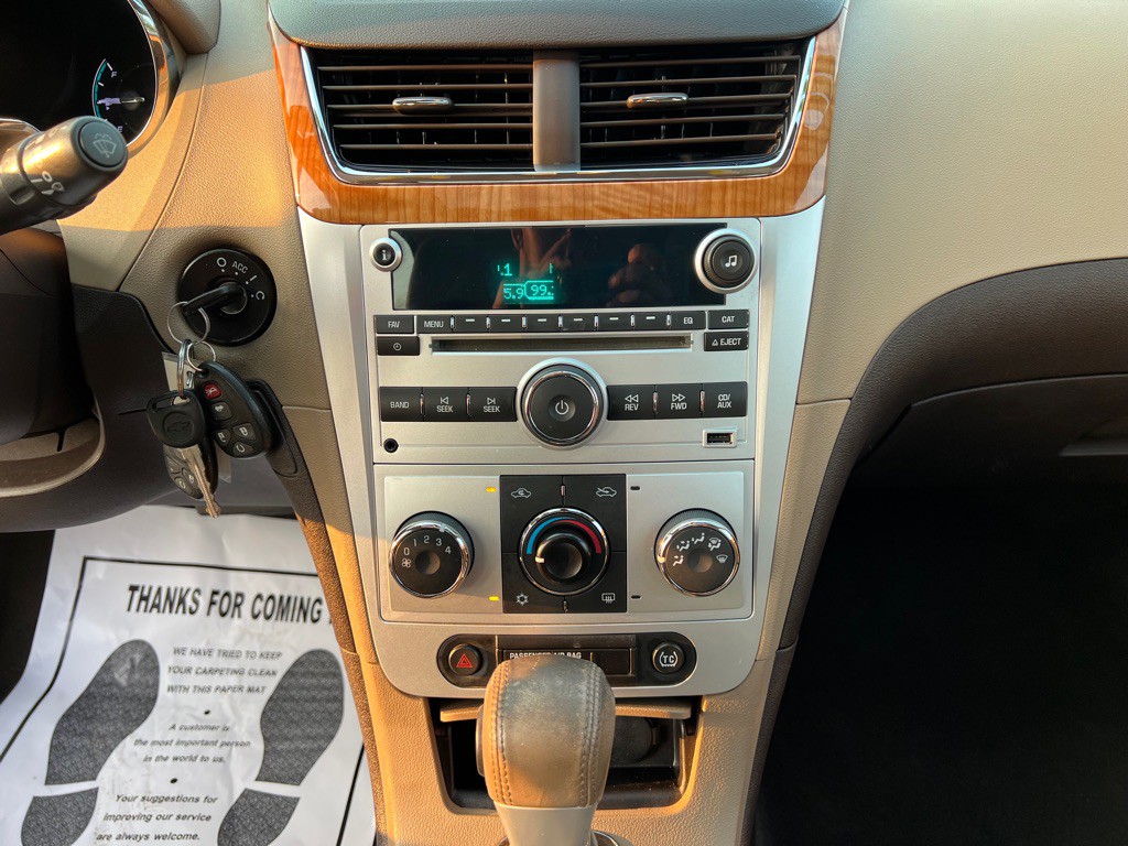 2011 Chevrolet Malibu Image 23