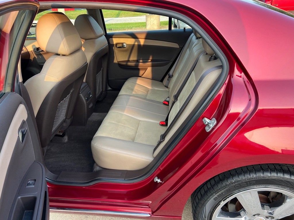 2011 Chevrolet Malibu Image 28